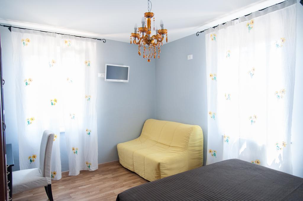 Agriturismo La Solagna Villa Montebello di Bertona Стая снимка